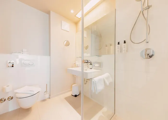 Seehotel Dr. Jilly Pörtschach am Wörthersee