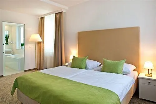 Seehotel Dr. Jilly Hotell 4*